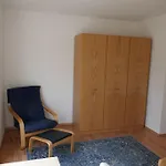 Apartment Ruhige 4-zi-wohnung Mit Großem Balkon Und Blick Ins Grüne