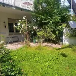 Ruhige 4-zi-wohnung Mit Großem Balkon Und Blick Ins Grüne Apartment