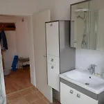 Apartment Ruhige 4-zi-wohnung Mit Großem Balkon Und Blick Ins Grüne