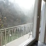 Ruhige 4-zi-wohnung Mit Großem Balkon Und Blick Ins Grüne Apartment *