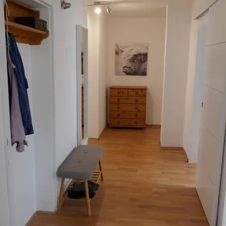 Ruhige 4-zi-wohnung Mit Großem Balkon Und Blick Ins Grüne