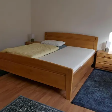 アパート Ruhige 4-zi-wohnung Mit Grossem Balkon Und Blick Ins Gruene カールスルーエ