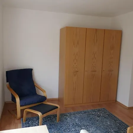 Daire Ruhige 4-zi-wohnung Mit Grossem Balkon Und Blick Ins Gruene