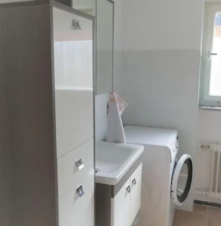 Ruhige 4-zi-wohnung Mit Grossem Balkon Und Blick Ins Gruene *