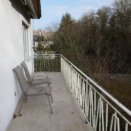Ruhige 4-zi-wohnung Mit Grossem Balkon Und Blick Ins Gruene