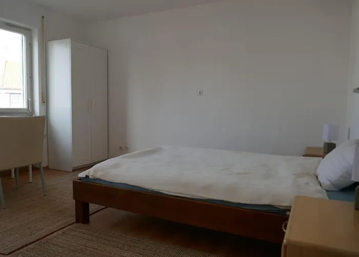 Ruhige 4-zi-wohnung Mit Grossem Balkon Und Blick Ins Gruene * Karlsruhe