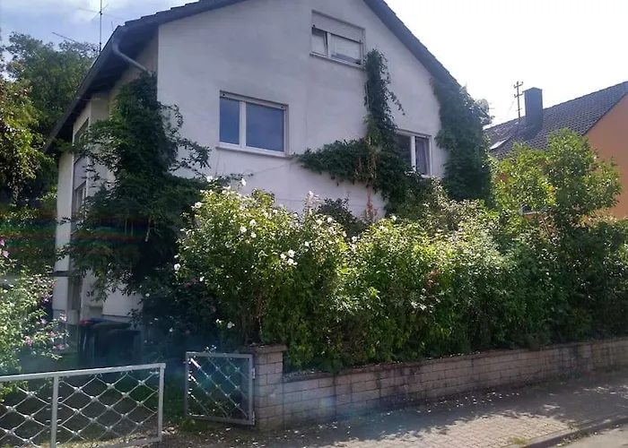 Ruhige 4-zi-wohnung Mit Grossem Balkon Und Blick Ins Gruene Karlsruhe