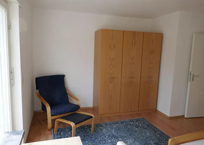 Daire Ruhige 4-zi-wohnung Mit Grossem Balkon Und Blick Ins Gruene