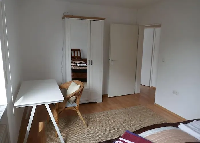 Ruhige 4-zi-wohnung Mit Grossem Balkon Und Blick Ins Gruene