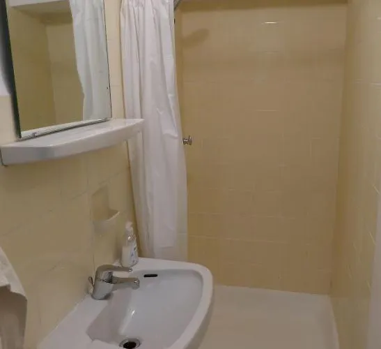 Ruhige 4-zi-wohnung Mit Grossem Balkon Und Blick Ins Gruene